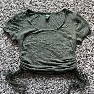 Wild Fable cropped tie side short sleeved top.